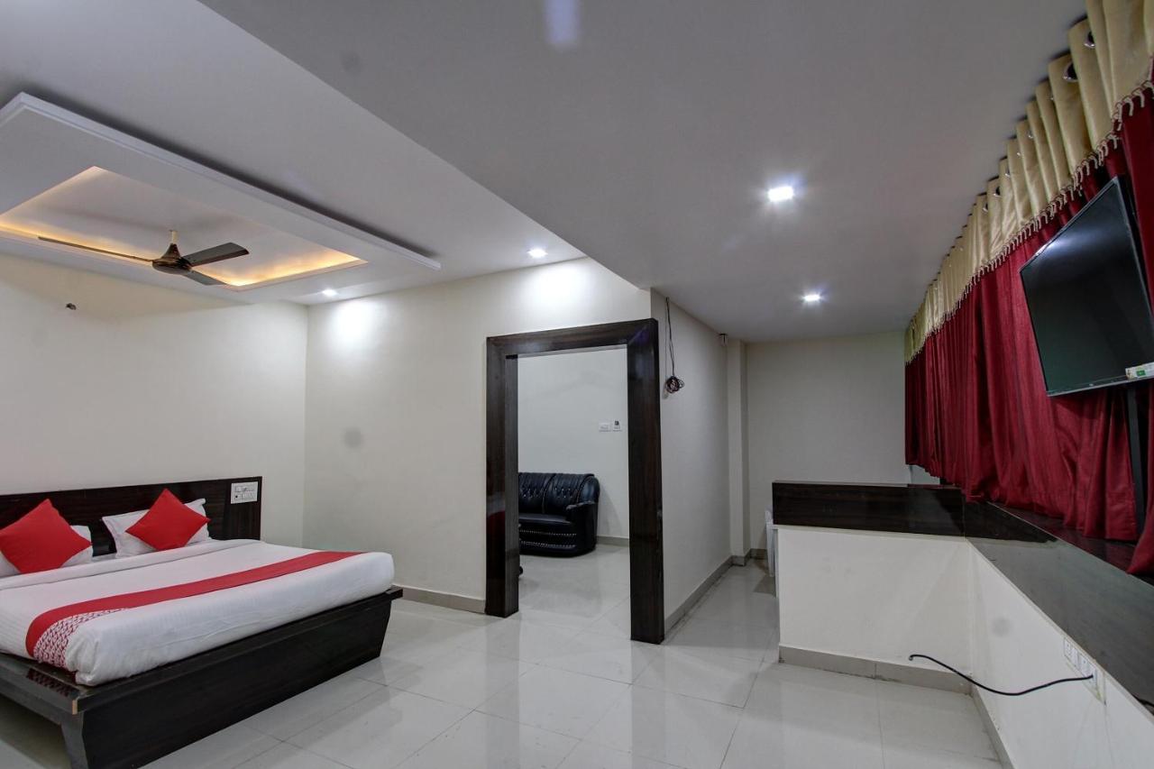โอโย 38566 Mk โฮเต็ล แอนด์ ลอดจ์ Hotel กุลบาร์กา ภายนอก รูปภาพ